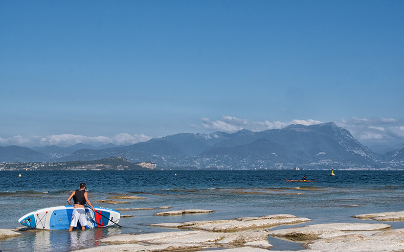 SUP a Sirmione, spiaggia Giamaica